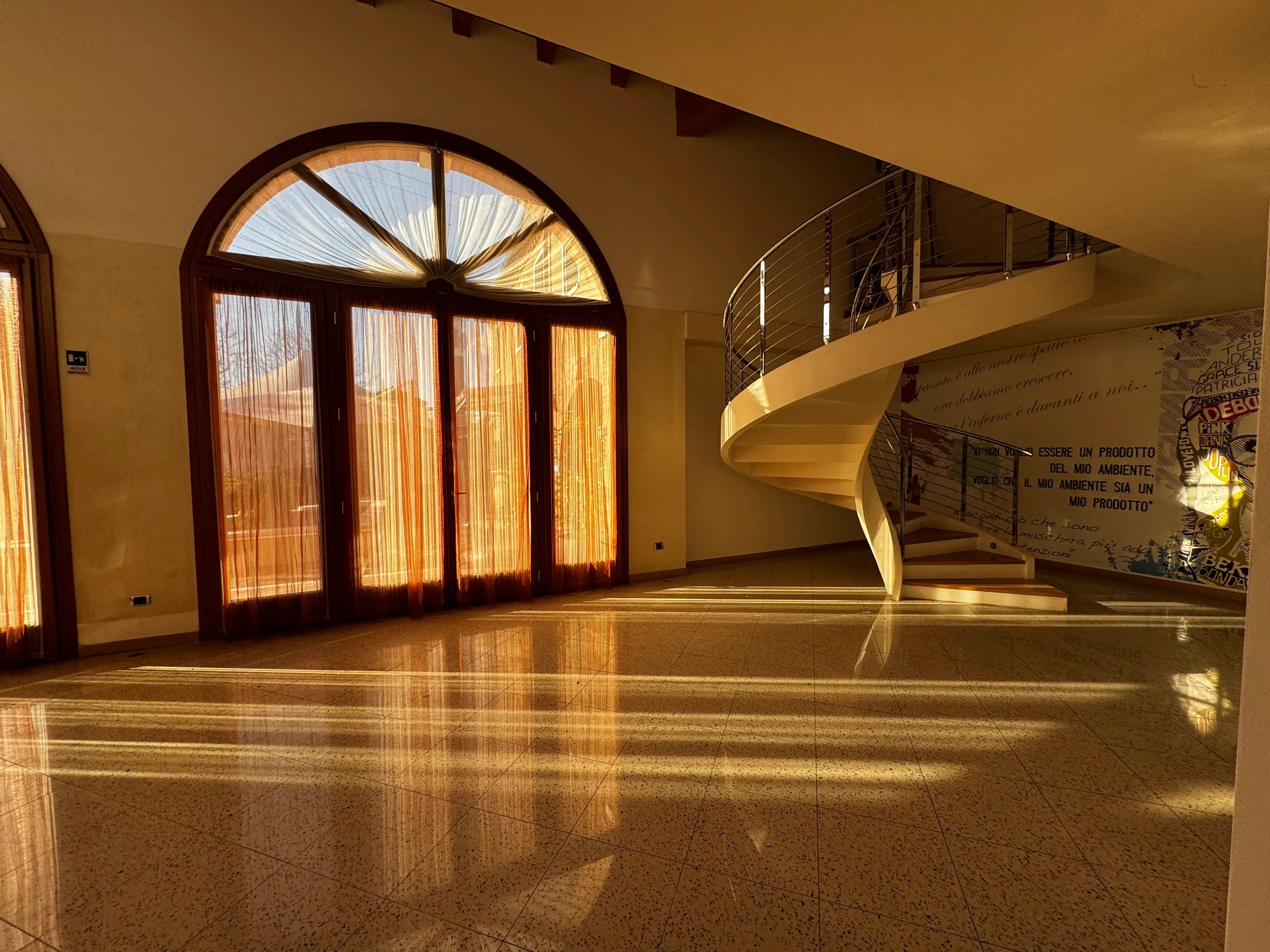 Villa Helitist Hall